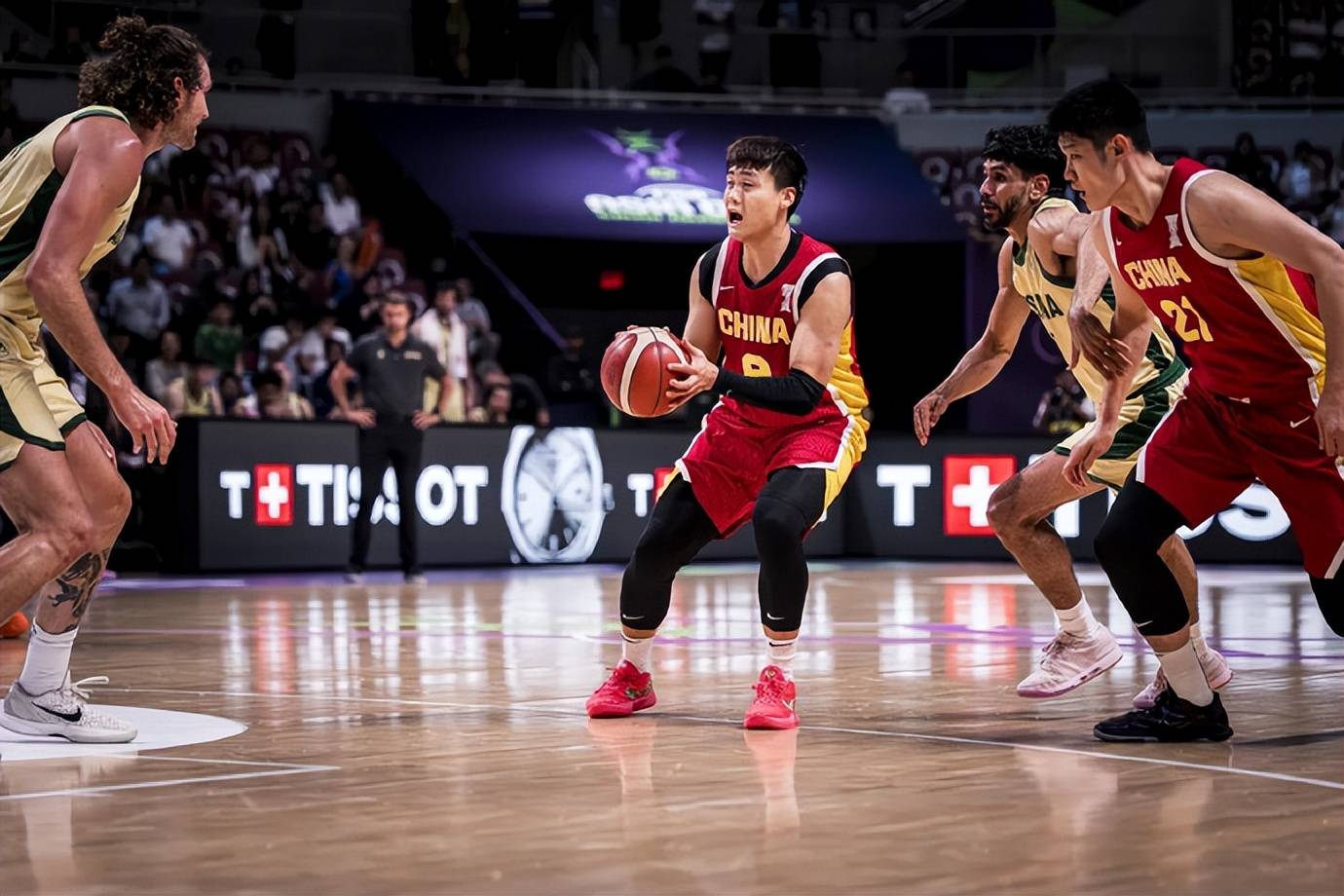 尼日利亚男篮横扫中国男篮，福克斯爆发神勇