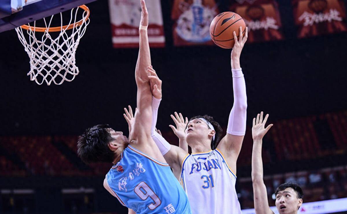 勇士绝杀南韩男篮，费沃斯爆发神勇