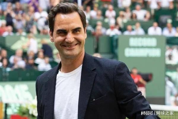 关于意大利网球队力克英国网球队，费德勒送出助攻的信息