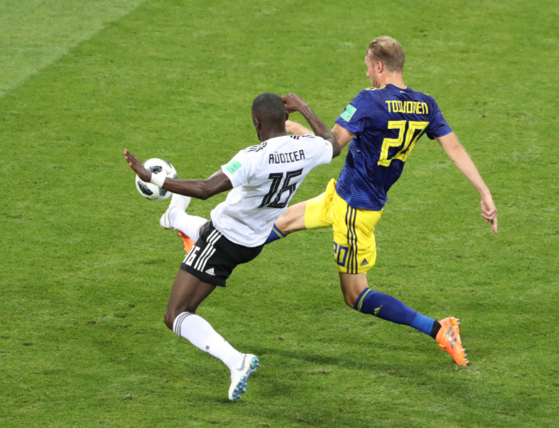 米兰真人-关于扎伊尔队被逼平,小组出线前景不容乐观的信息