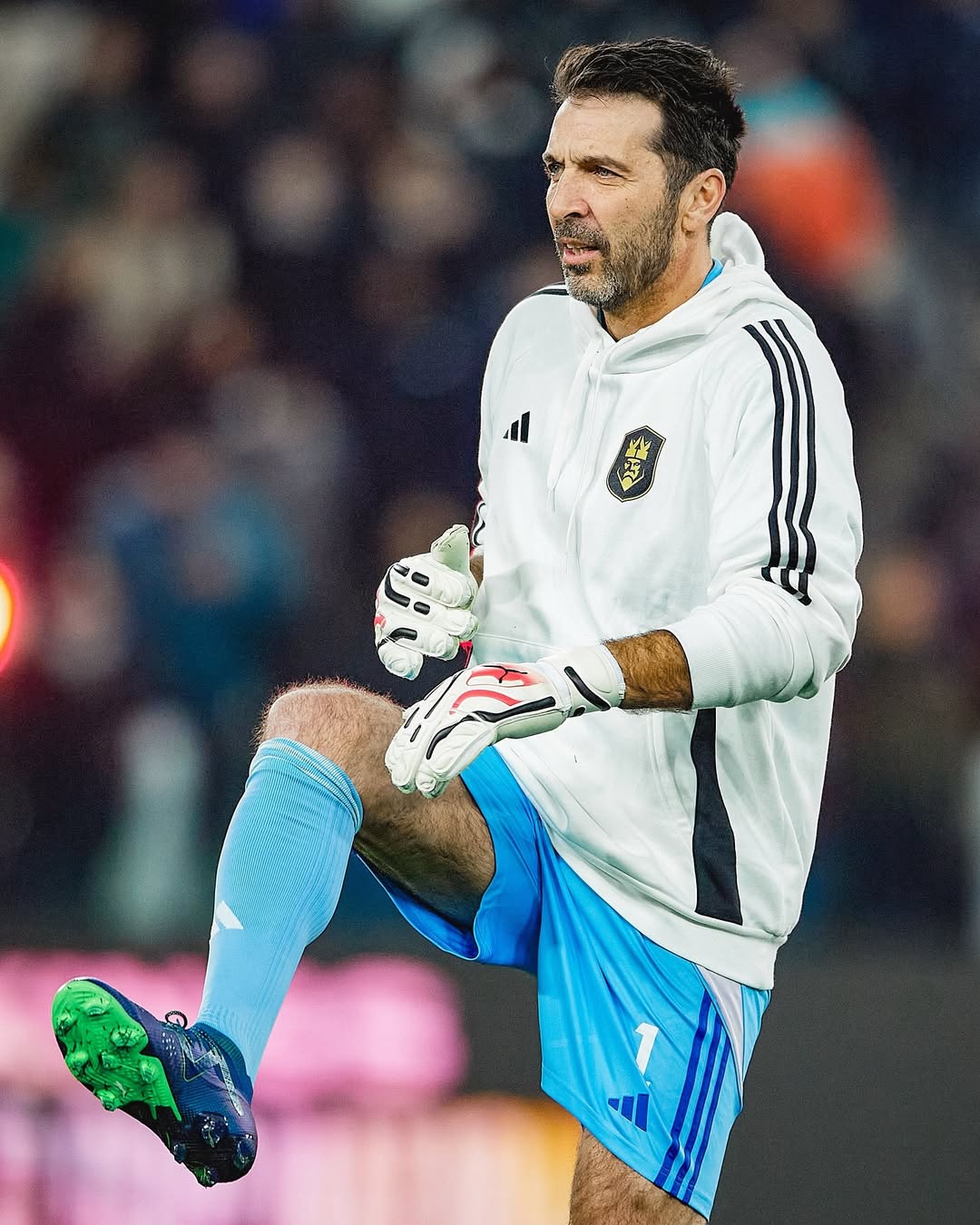 米兰体育入口-尤文图斯中后卫弗尔南迪斯防守稳健,难以突破的简单介绍