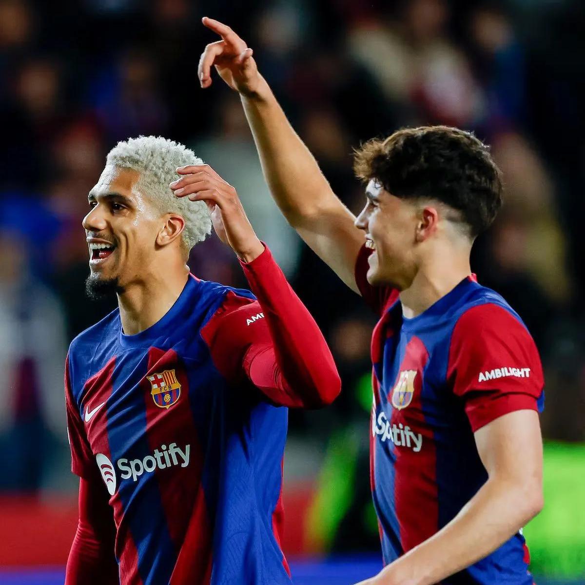 米兰体育-巴塞罗那客场战平曼联，双方力保不败的简单介绍