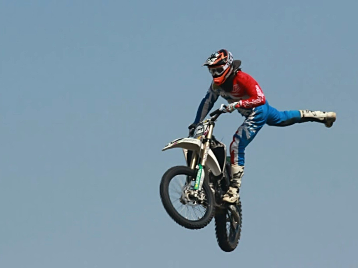 ac米兰下载-超越自我！运动员们挑战极限创造佳绩的简单介绍