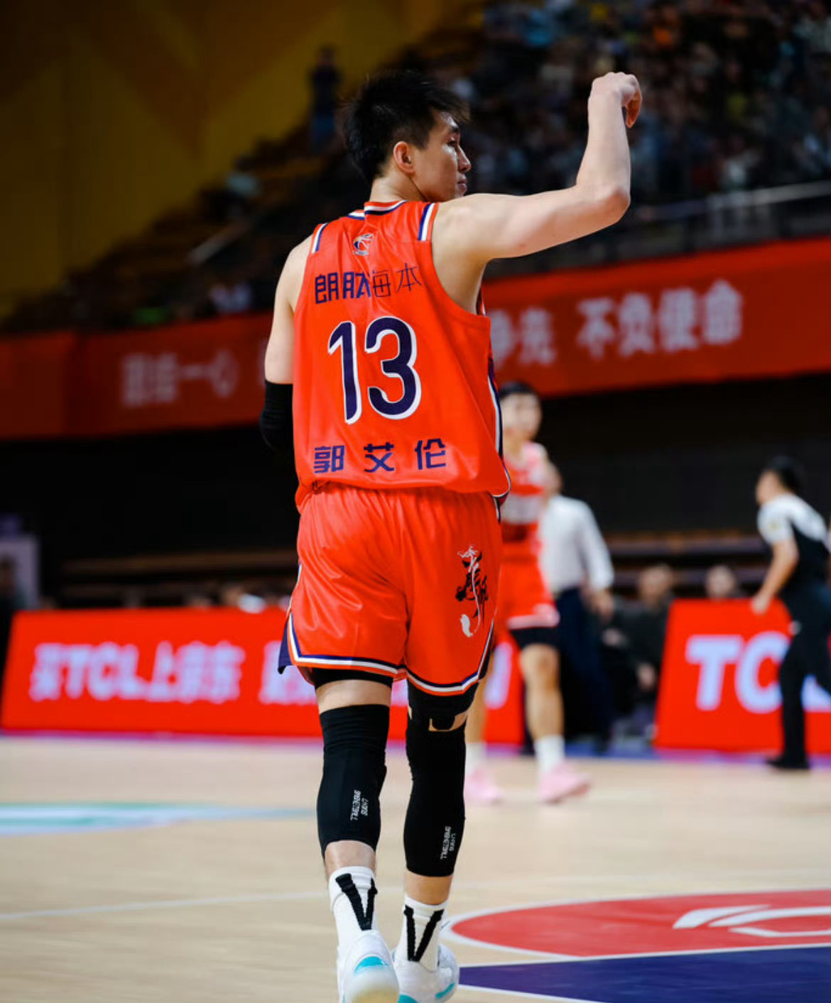 包含四川队翻盘鹈鹕,郭艾伦状态火热的词条 包含四川队翻盘鹈鹕,郭艾伦状态火热的词条