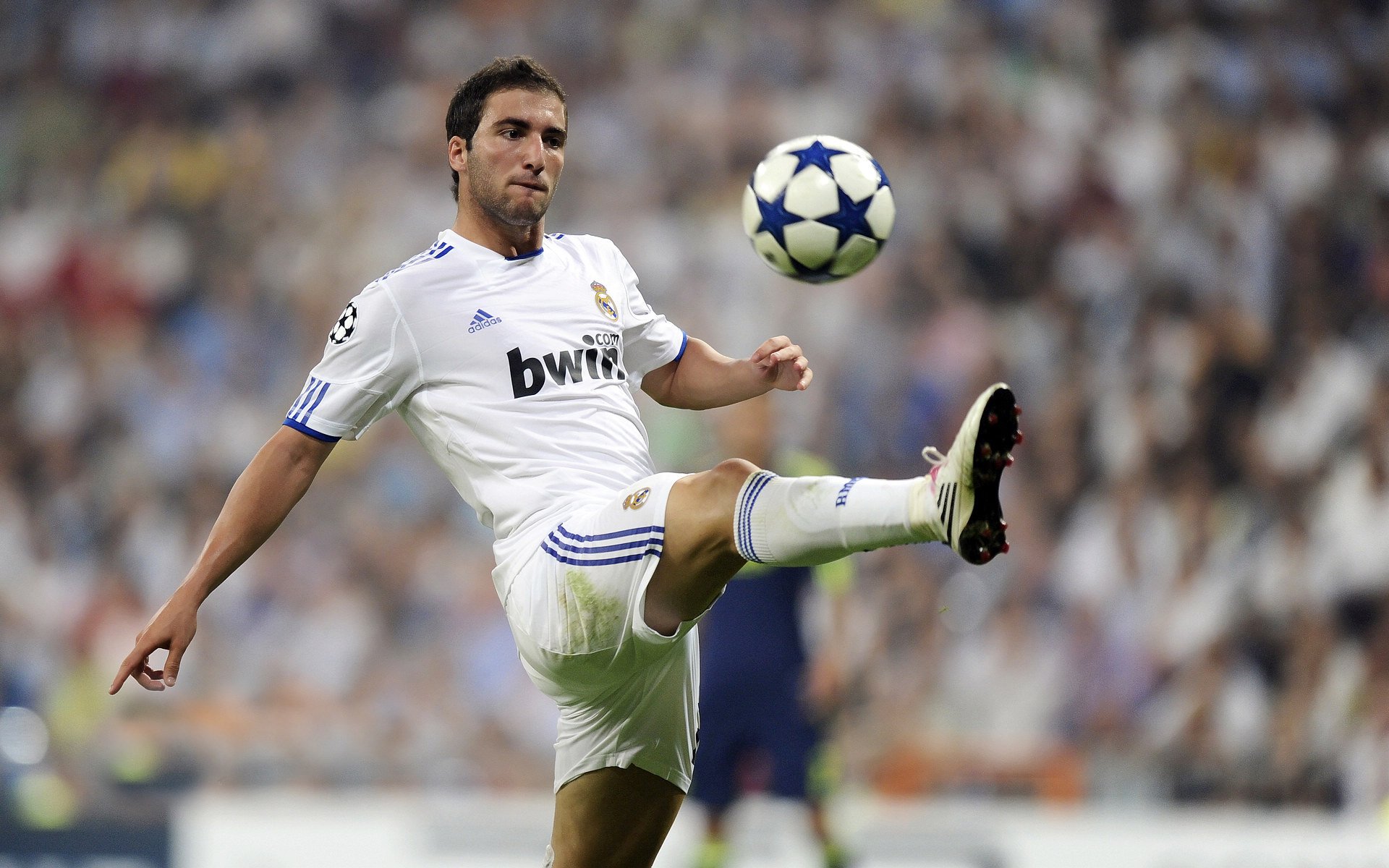 卡拉斯科独造三球状态如火山喷发，阿根廷战术完胜哥伦比亚书写南美新篇章